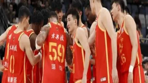 “乔科维奇与旧敌默里联袂挑战，险渡澳网第二轮关隘”